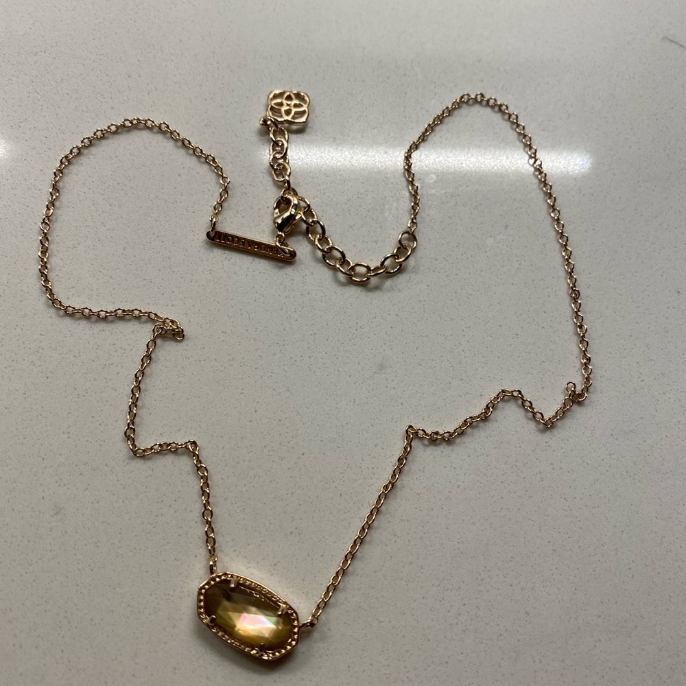 Kendra Scott necklace